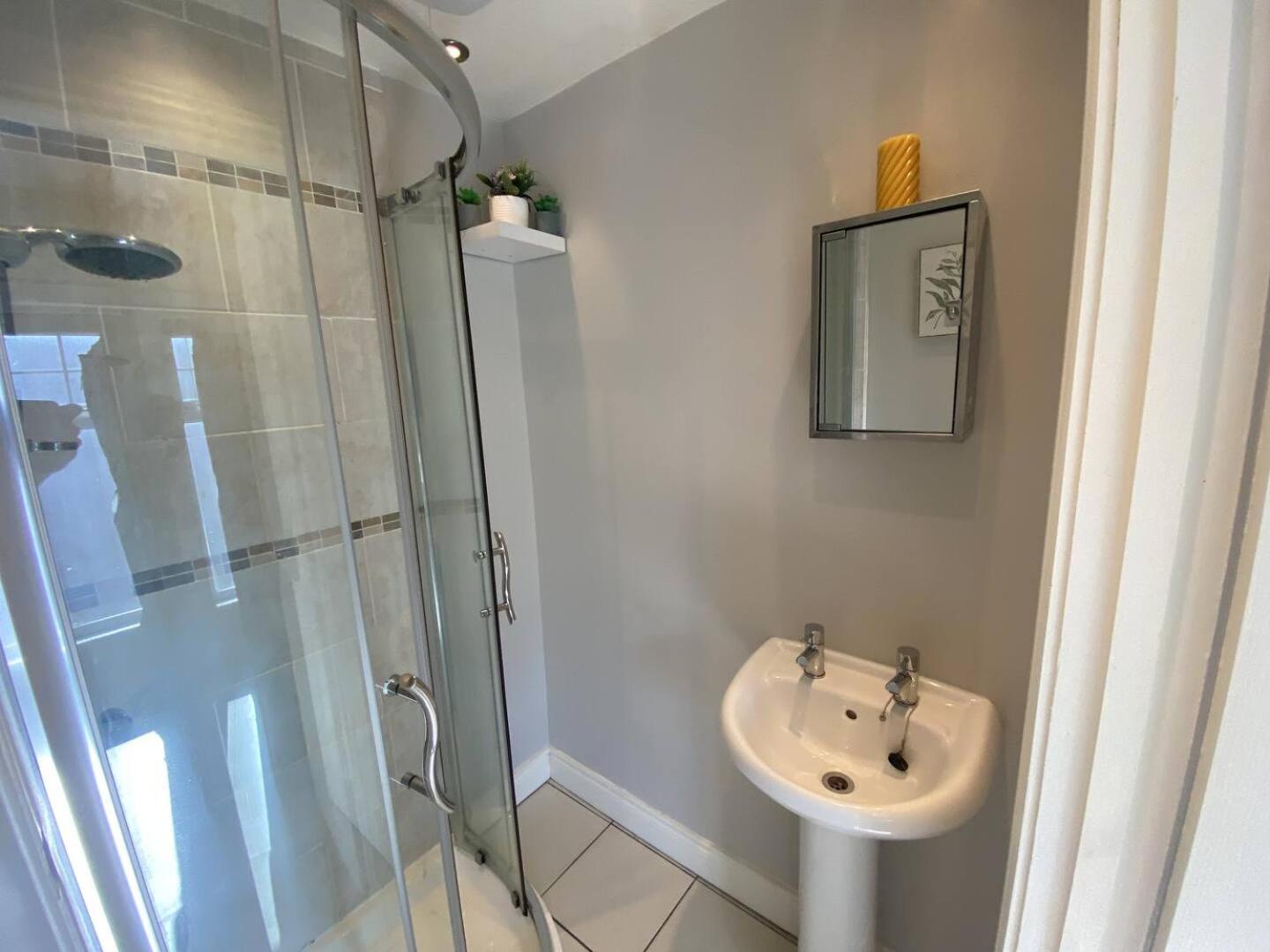 Вилла 2Br Cozy Duplex Белфаст Экстерьер фото